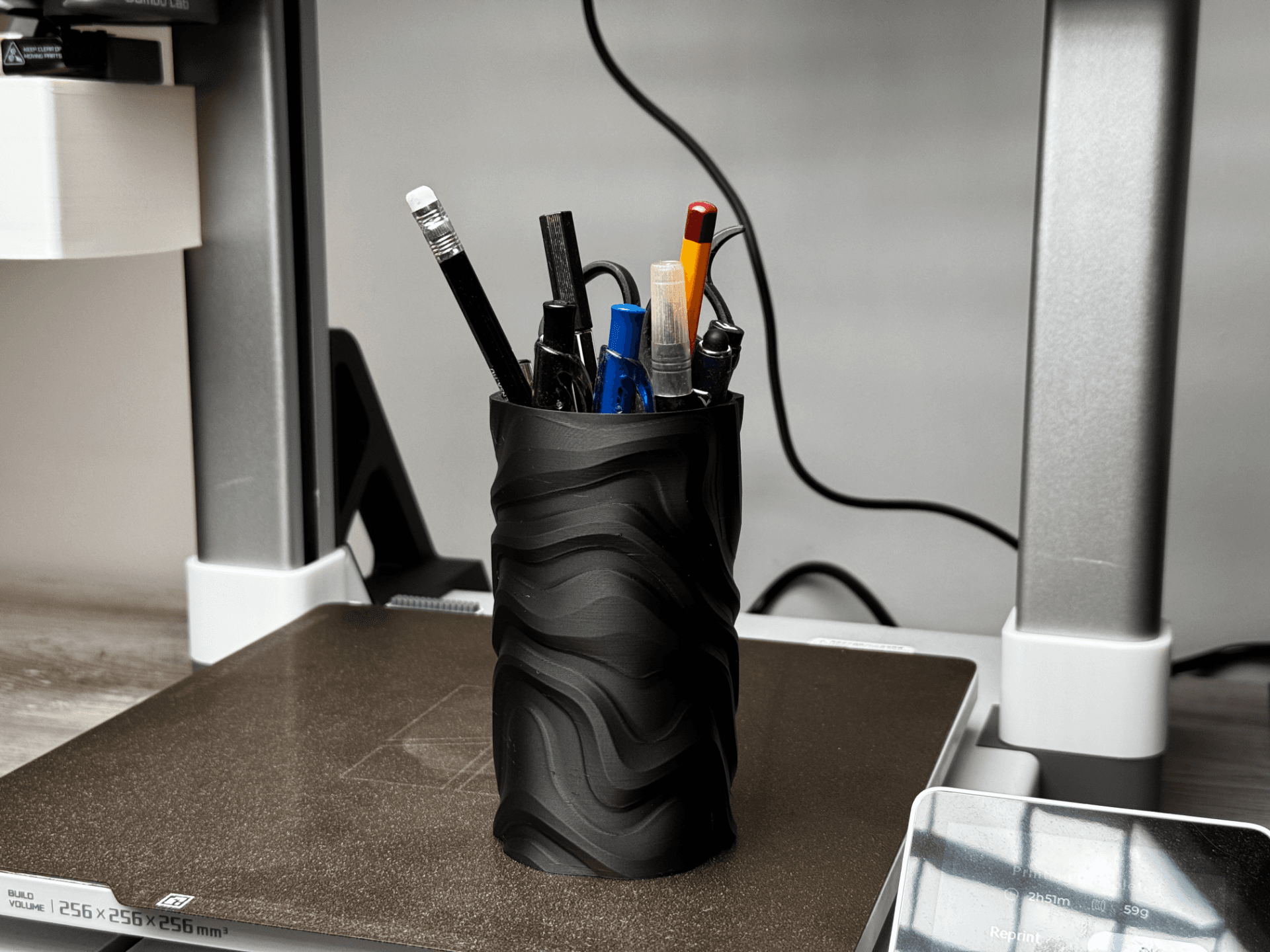 Wave Desk Pen Holder