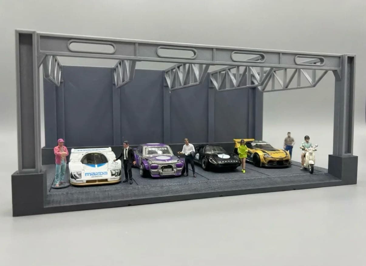 Pit-Lane Garage Diorama
